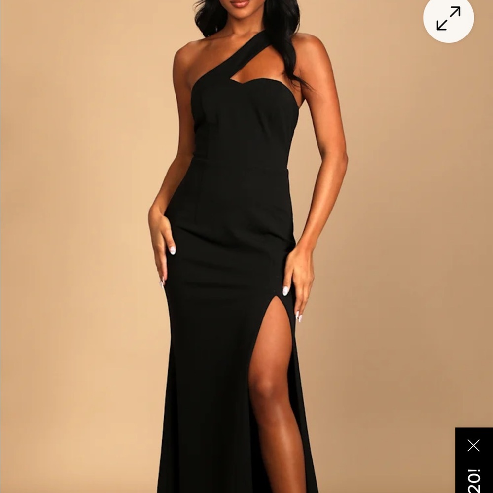 Lulu's Chic Black One-Shoulder Gown